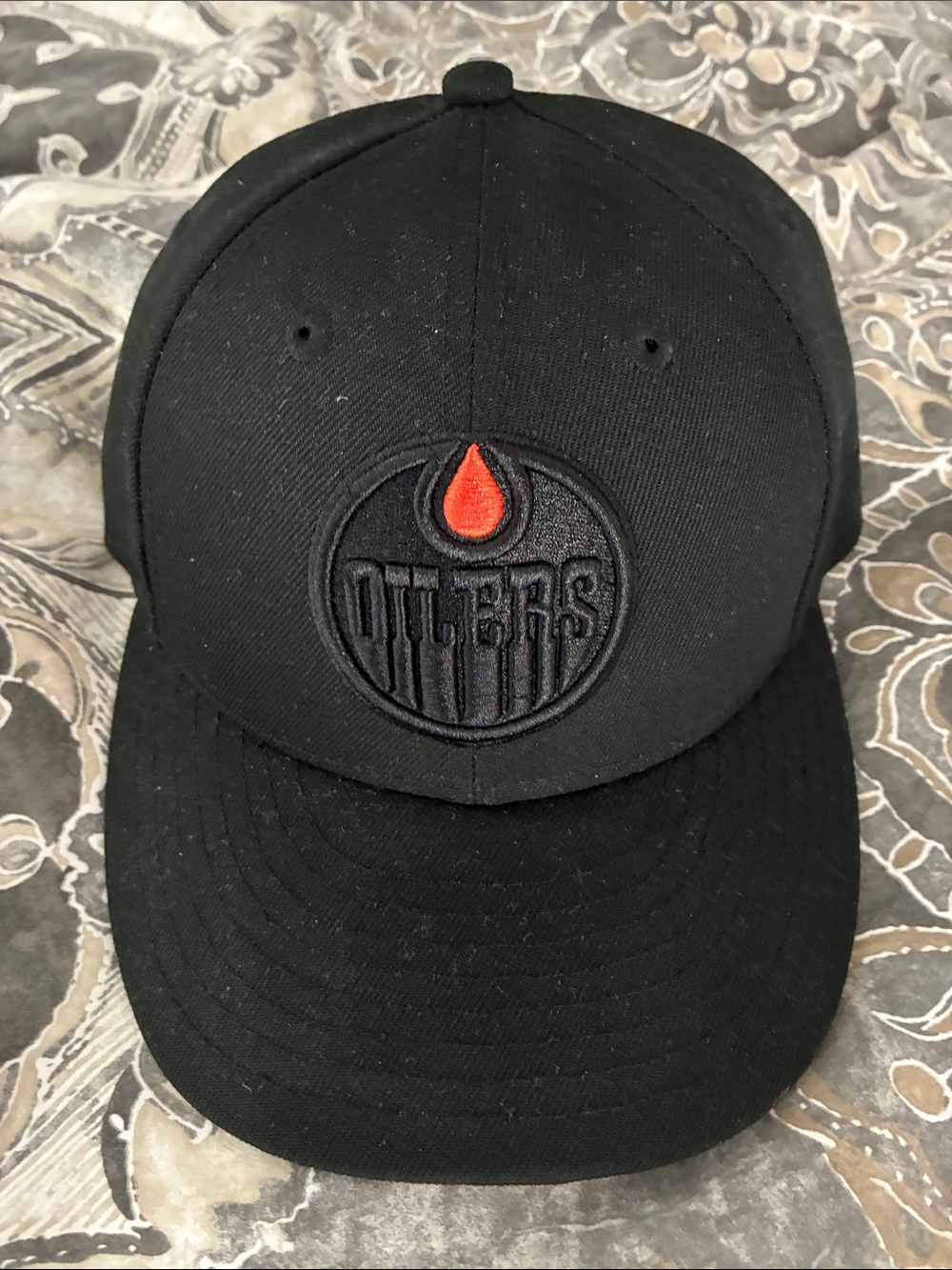 Edmonton Oilers Black on Black Primary Logo New Era Low Profile 59Fifty Cap